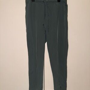 Women’s Eddie Bauer pants